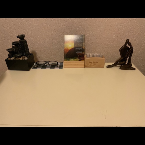 Meet your Posher, Cassandra - Picture 3 of 8